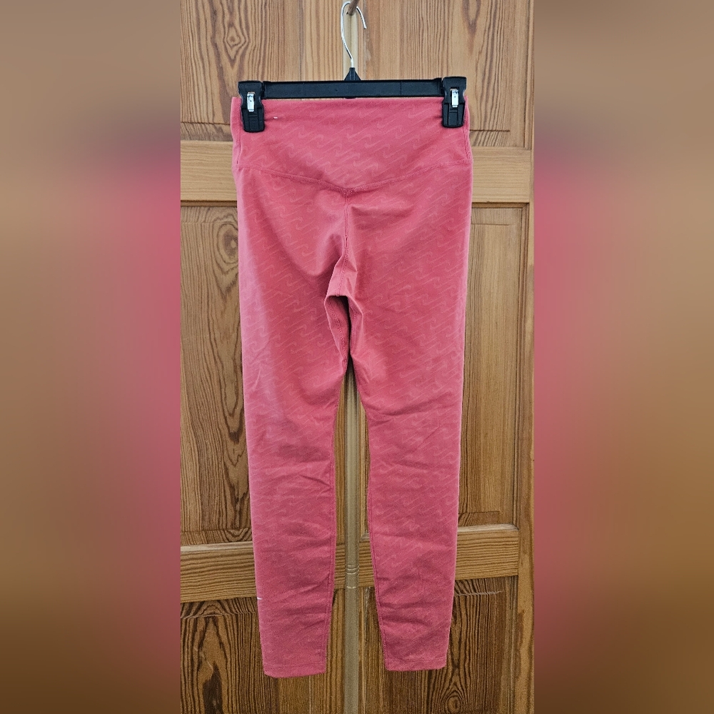 Nike Dry-Fit Salmon Nike Logo Leggings Sz Small 24.5 in inseam - Picture 4 of 5